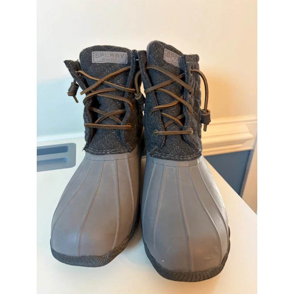 Sperry Duck Boots Women Size 10 W Grey Saltwater Quilted Wool STS97562F